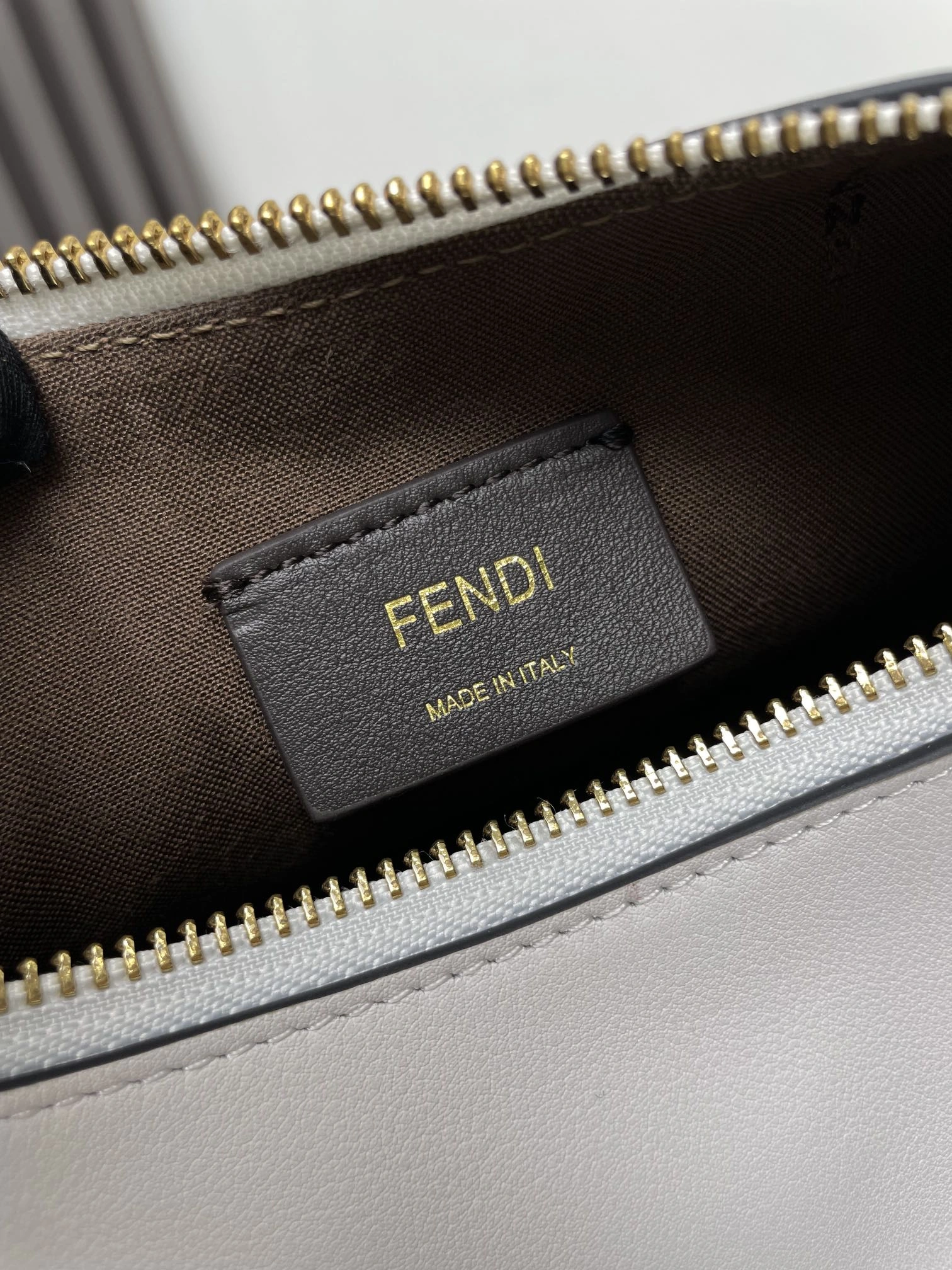 Unisex Fendi Hobo Bags 69883