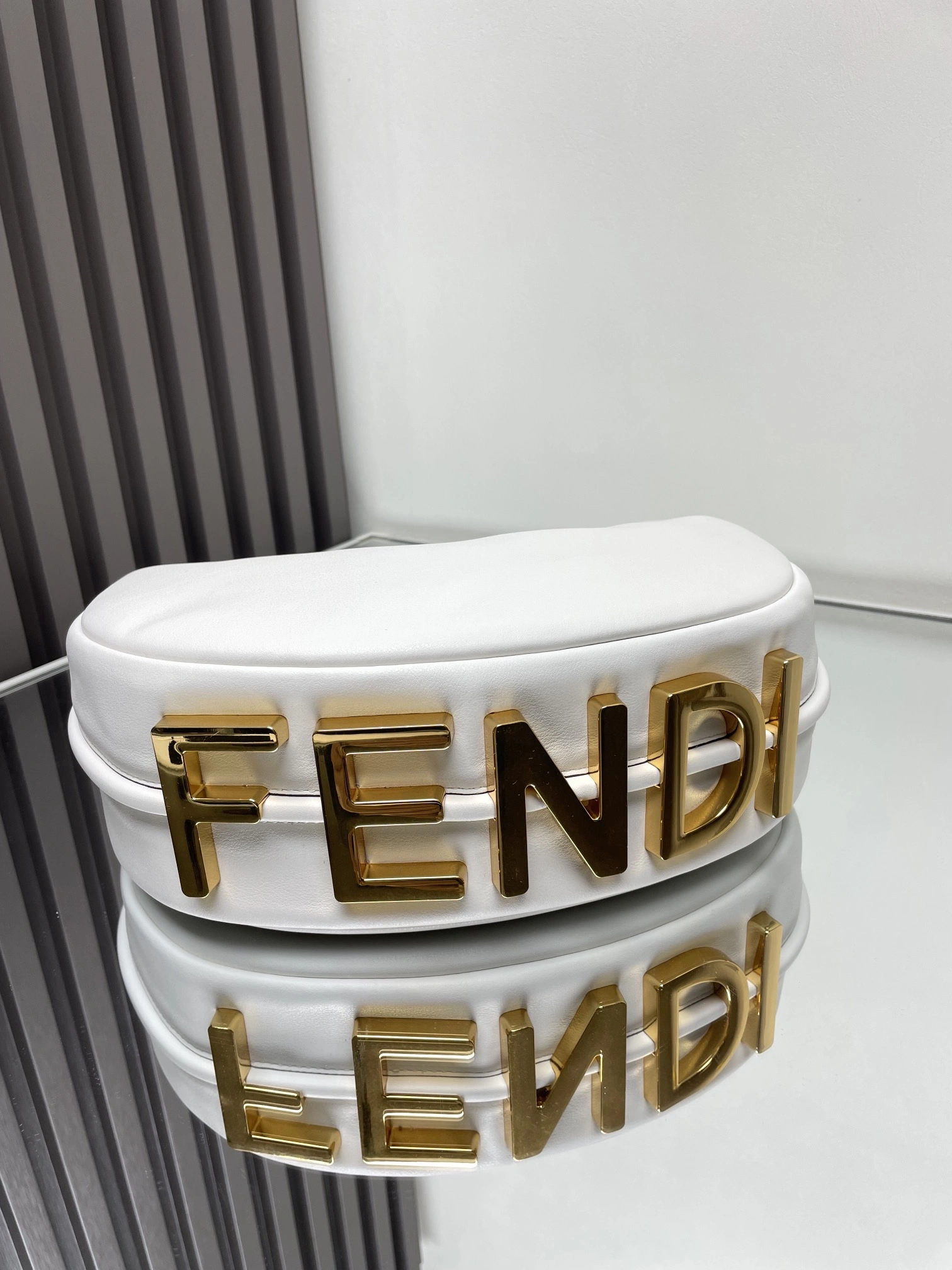 Unisex Fendi Hobo Bags 69883