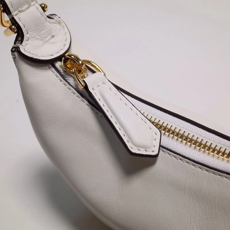 Bold Fendi Hobo Bags 59373