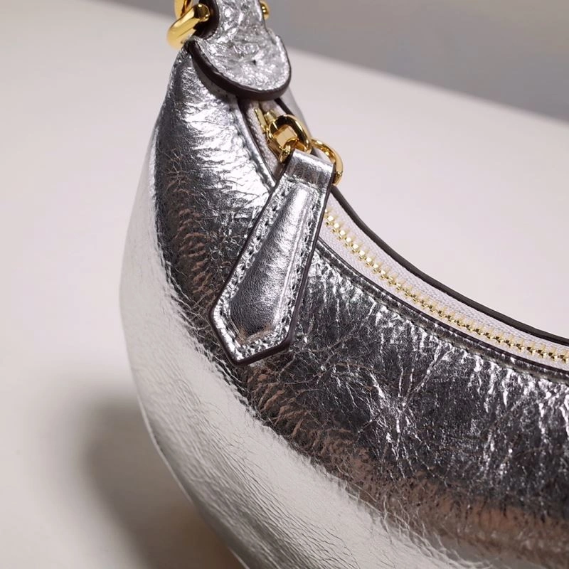 Vibrant Fendi Hobo Bags 59374