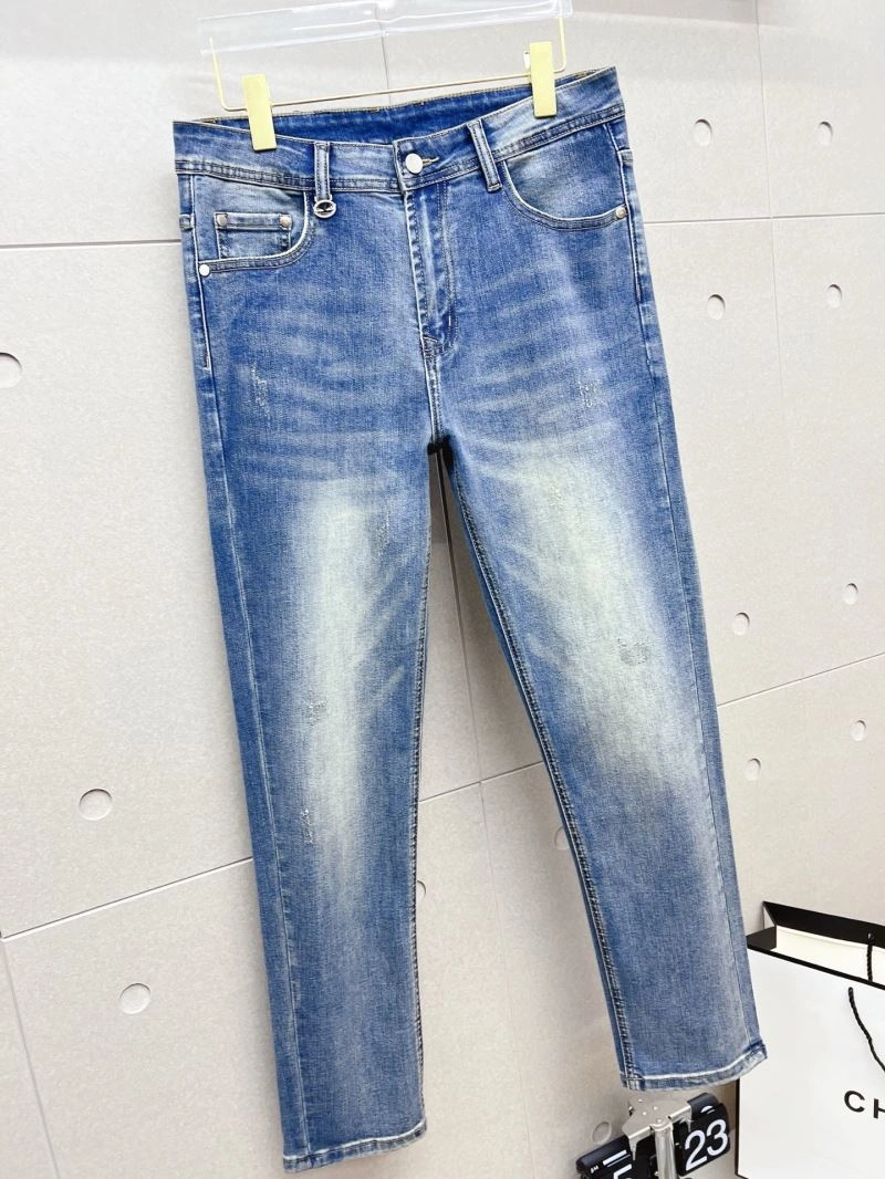 Fendi Jeans Breathable 122723