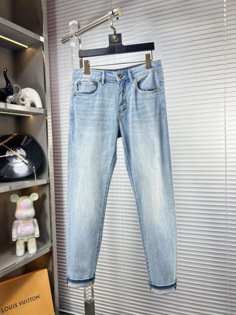 Sleek Fendi Jeans 122541