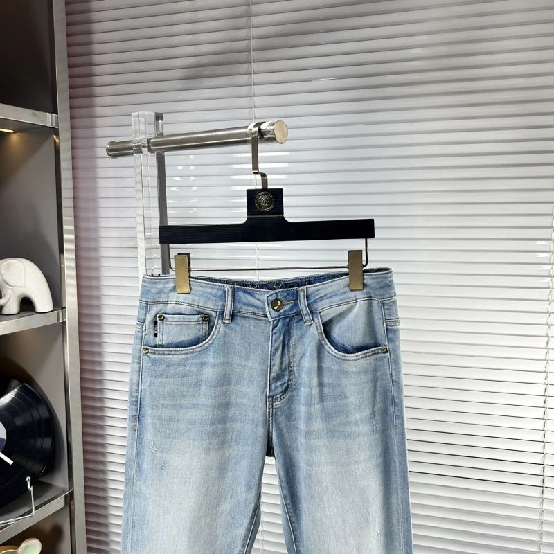 Sleek Fendi Jeans 122541
