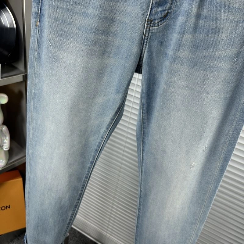Sleek Fendi Jeans 122541