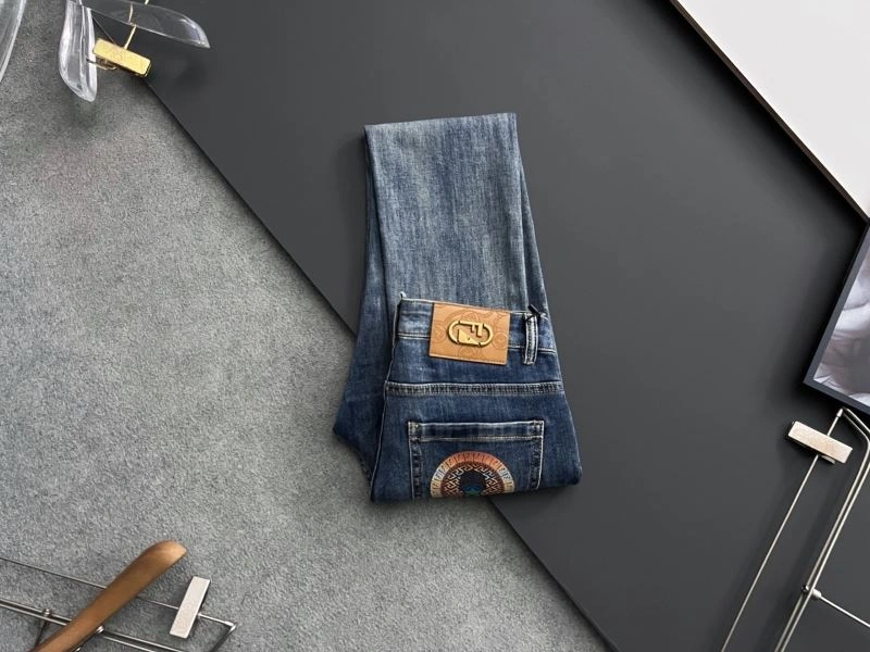 Vibrant Fendi Jeans 122488