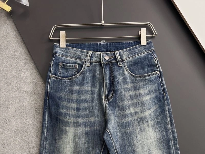 Vibrant Fendi Jeans 122488