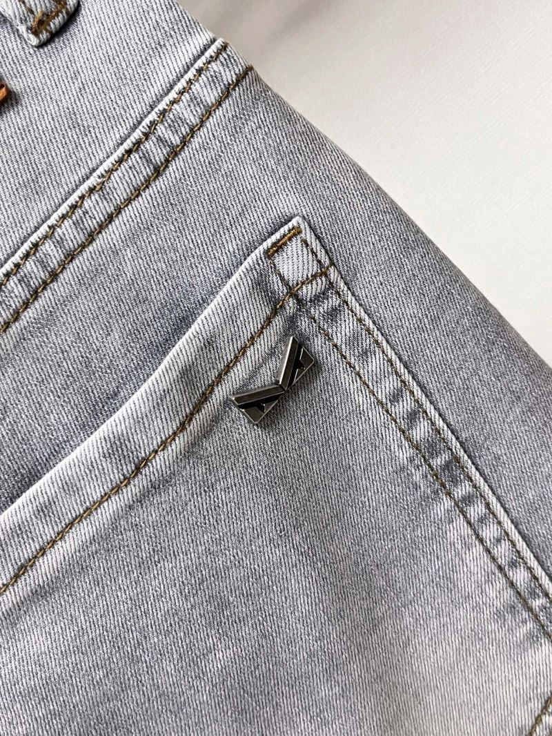 Sleek Fendi Jeans 122164