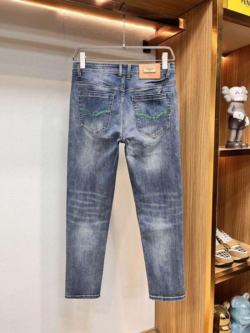 Classic Fendi Jeans 121819