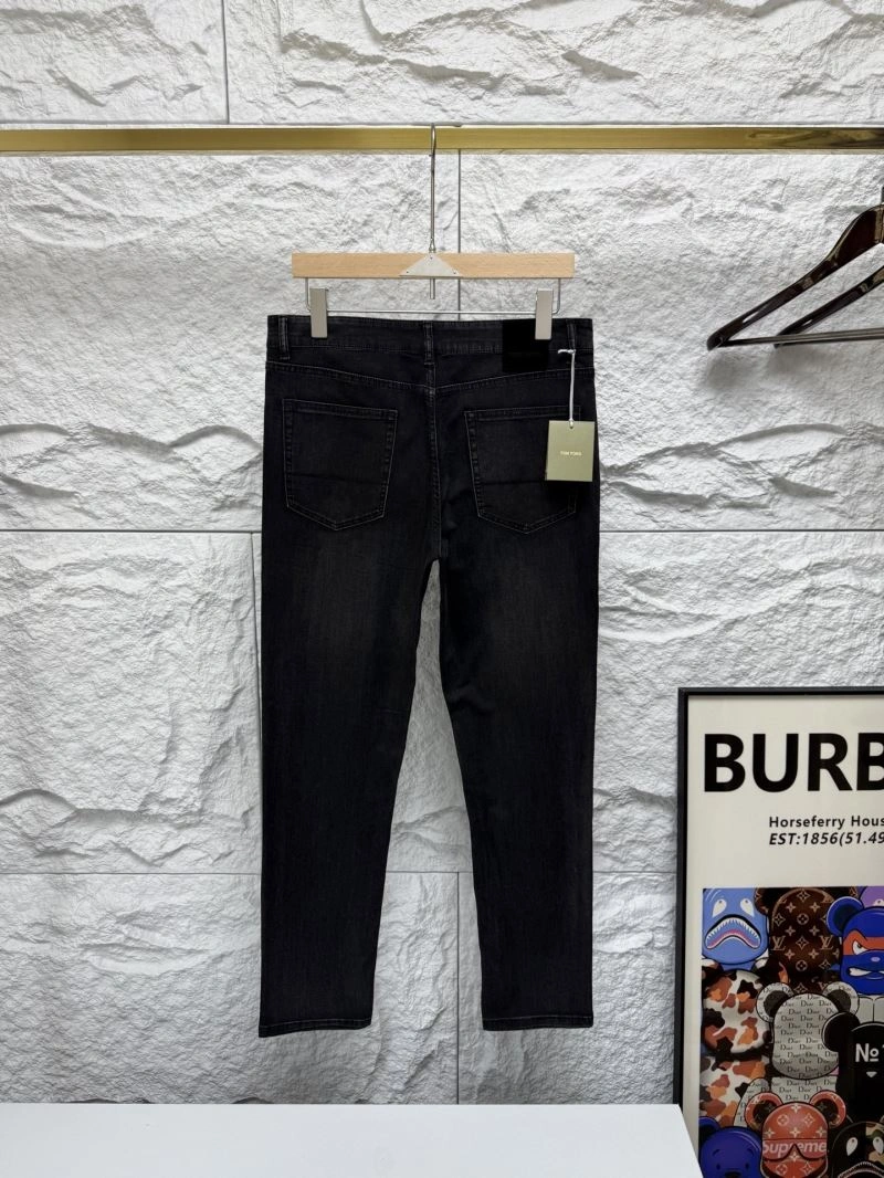 Snug Fendi Jeans 121817