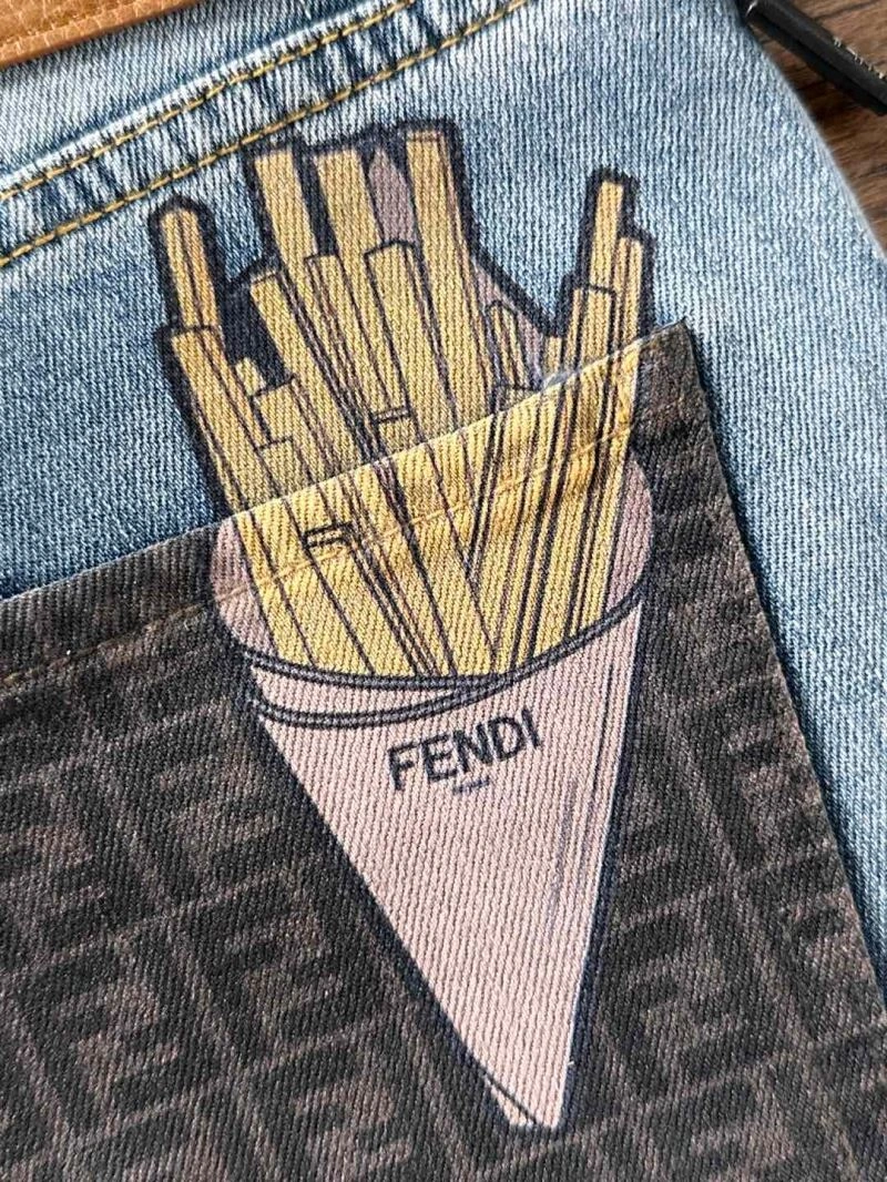Elegant Fendi Jeans 121828