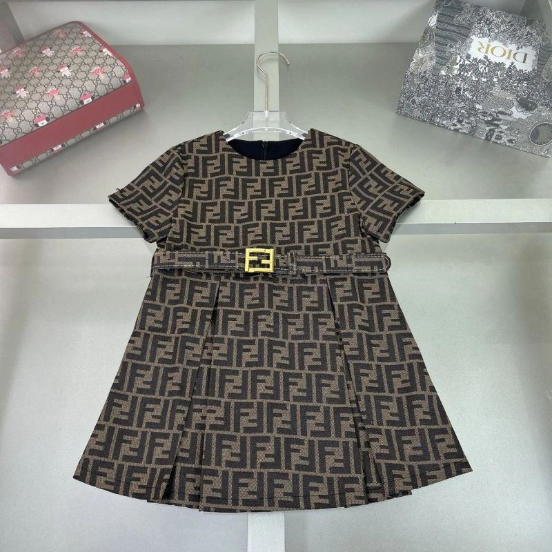 Sleek Fendi Kids 121149