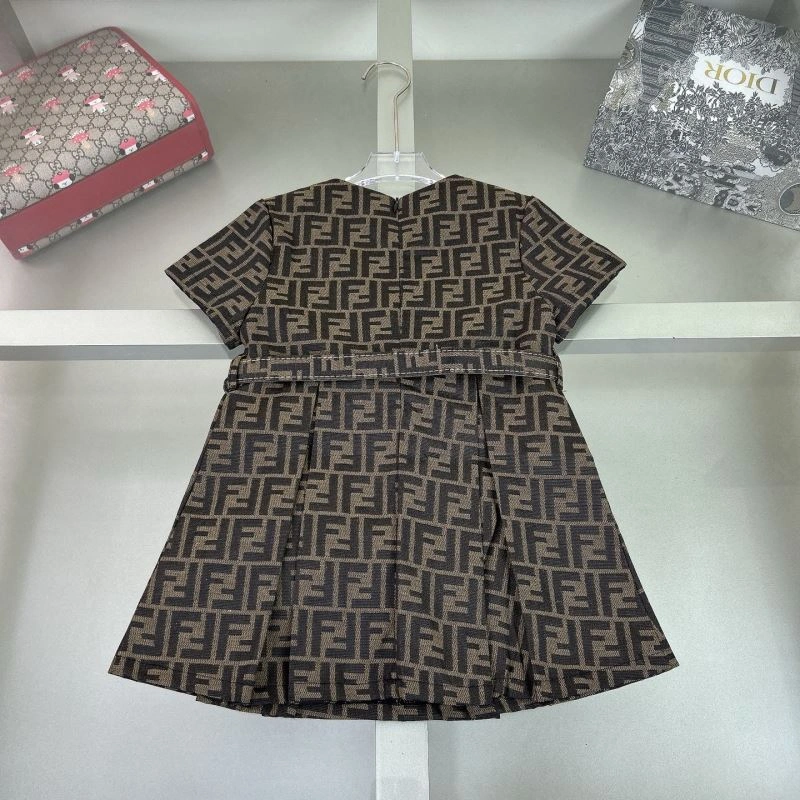 Sleek Fendi Kids 121149