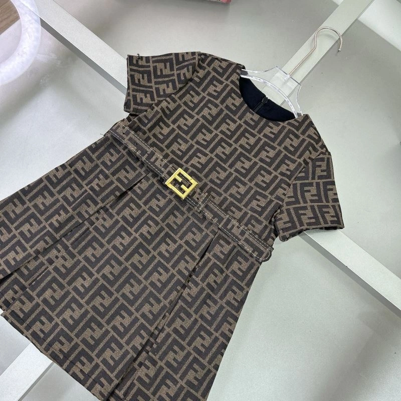 Sleek Fendi Kids 121149