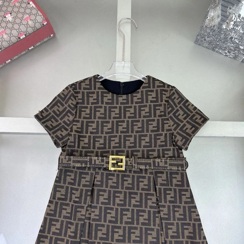 Sleek Fendi Kids 121149