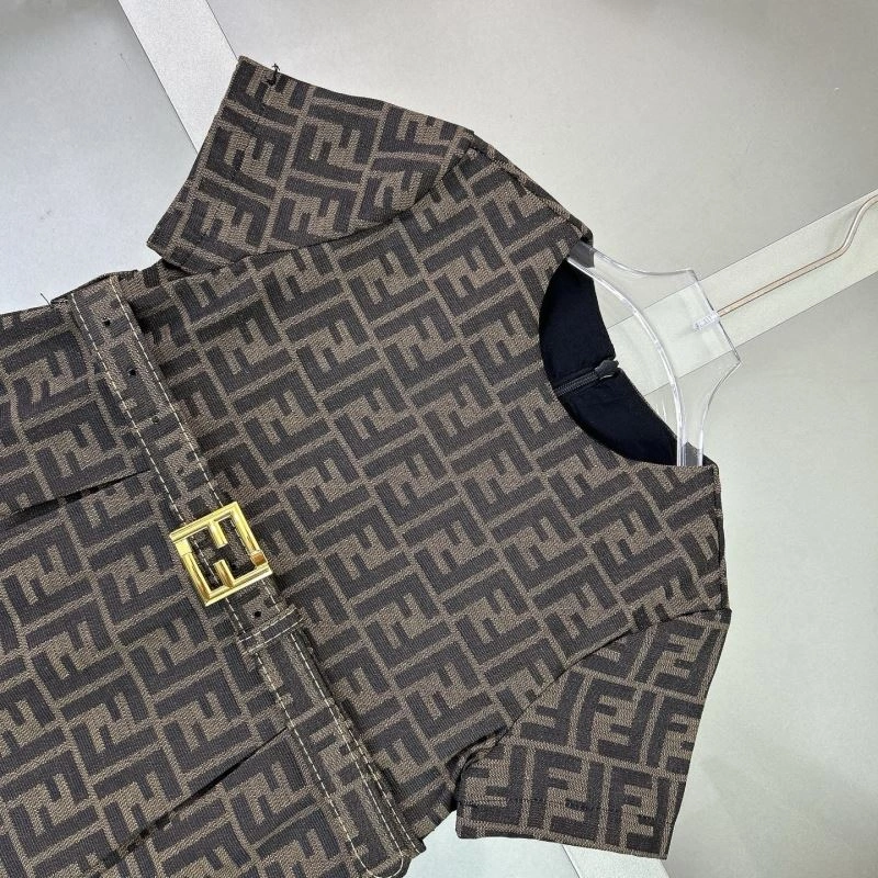 Sleek Fendi Kids 121149