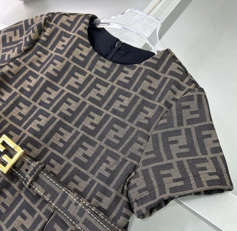 Sleek Fendi Kids 121149