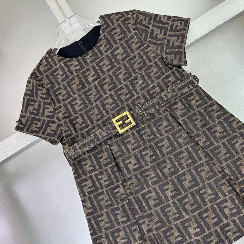 Sleek Fendi Kids 121149