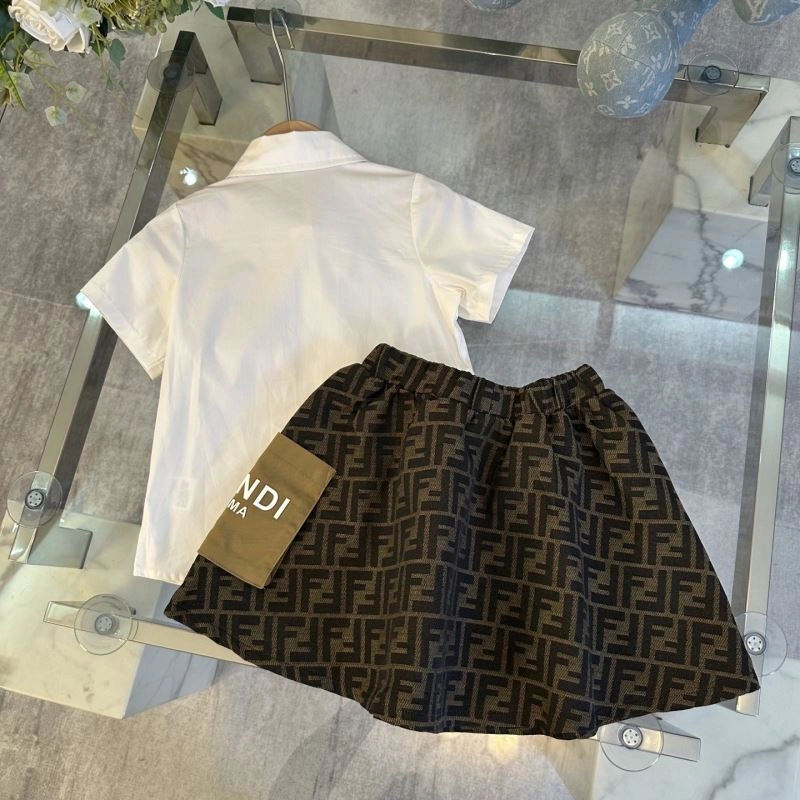Trendsetting Fendi Kids 121043