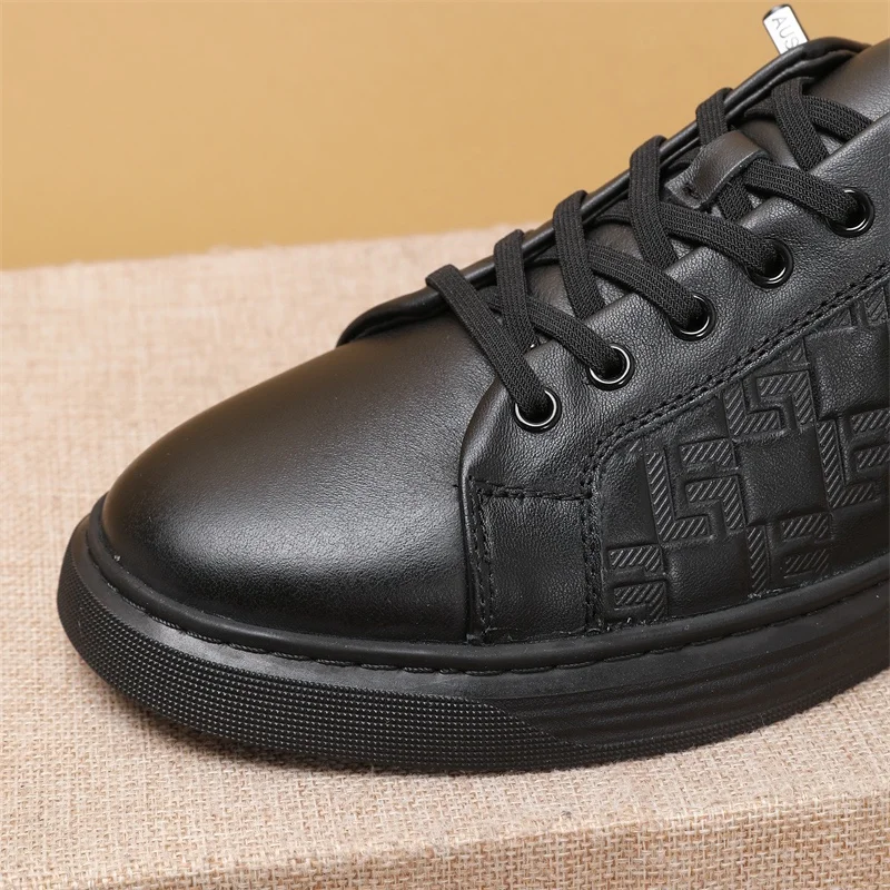 Fendi Low Shoes Reliable 23237