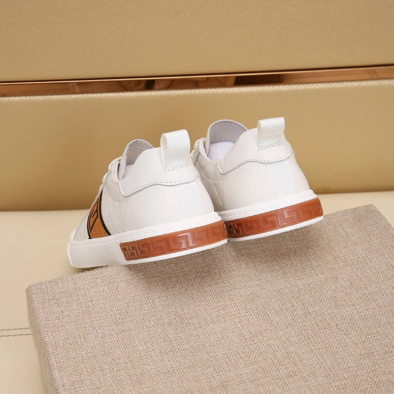 Fendi Low Shoes DailyWear 23245