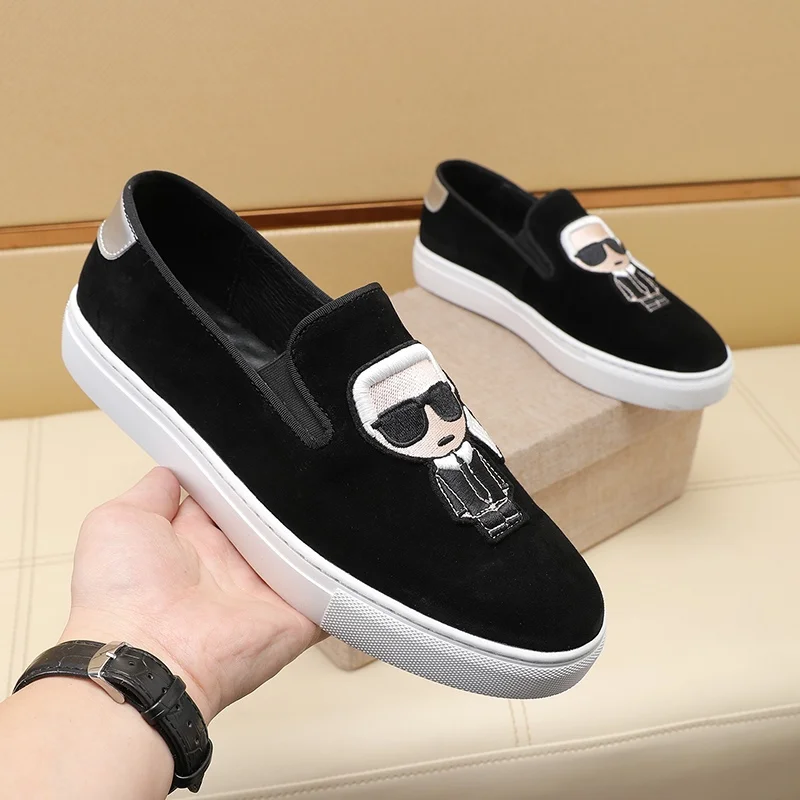 Fendi Low Shoes Sophisticated 23239