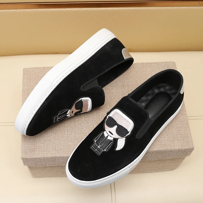 Fendi Low Shoes Sophisticated 23239