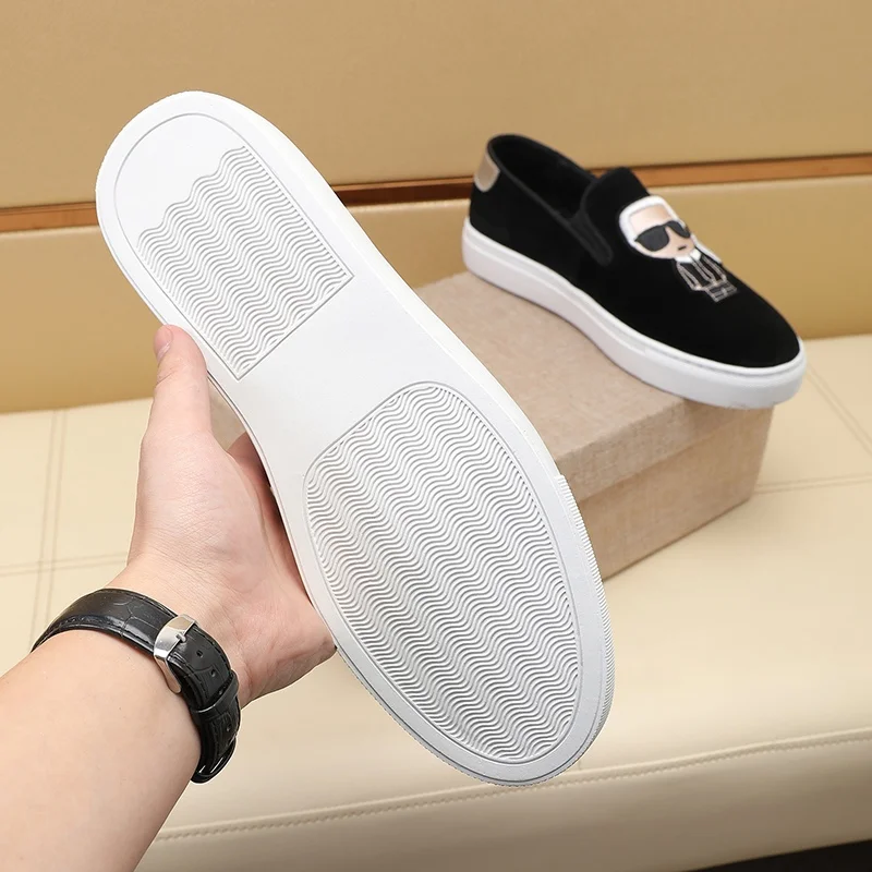 Fendi Low Shoes Sophisticated 23239