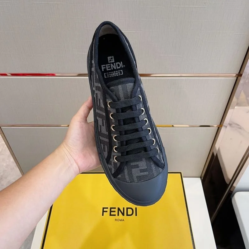 Trendsetting Fendi Low Shoes 23227