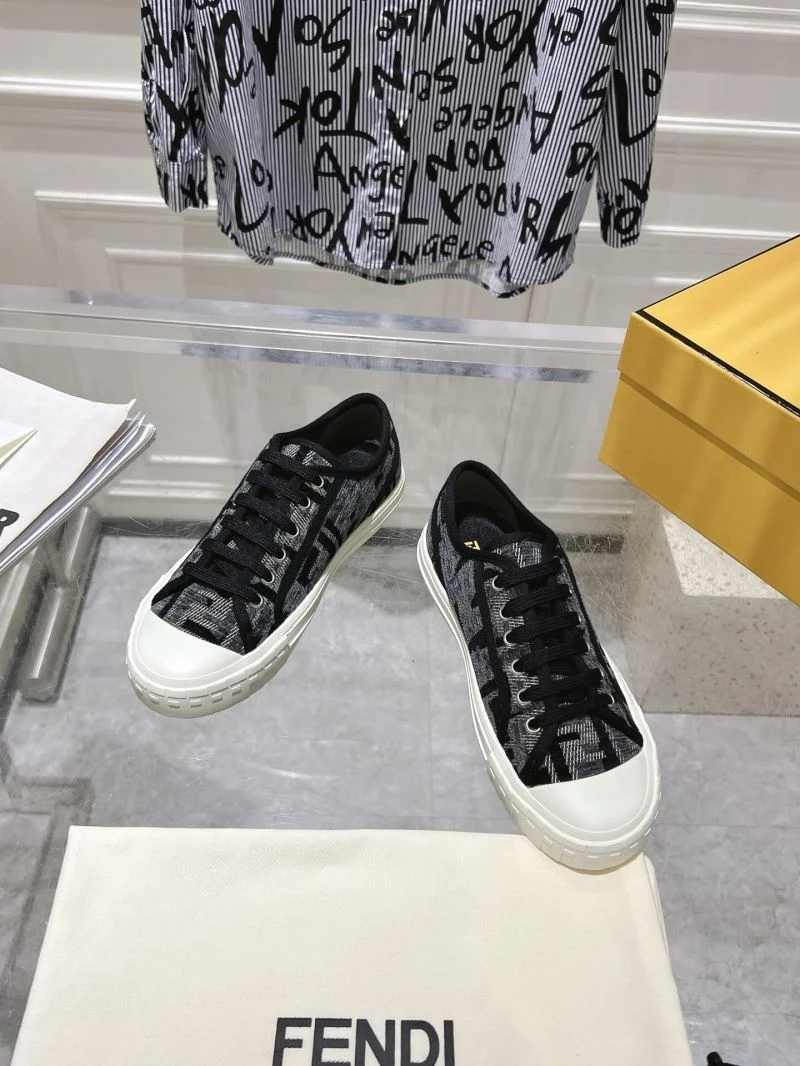 Flexible Fendi Low Shoes 23542