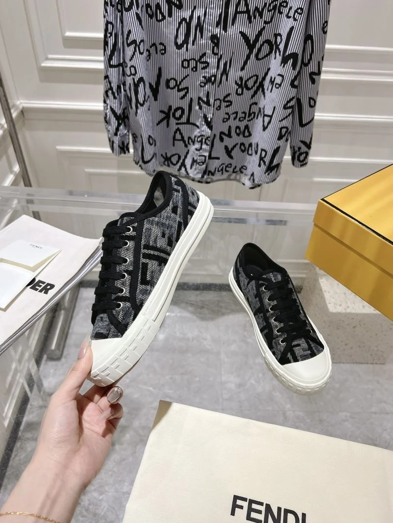 Flexible Fendi Low Shoes 23542