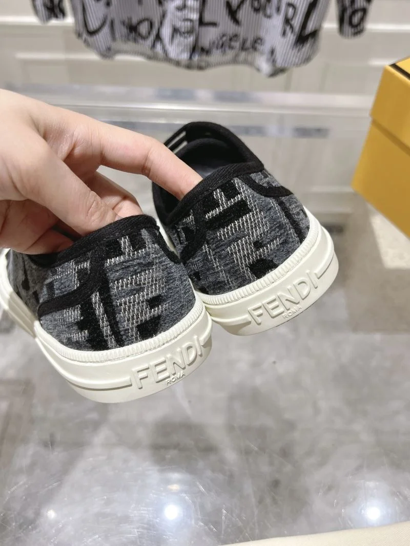 Flexible Fendi Low Shoes 23542