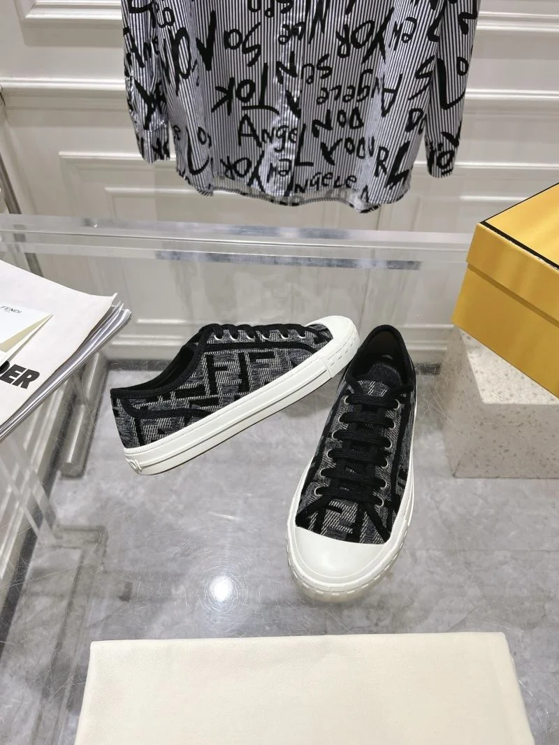 Flexible Fendi Low Shoes 23542