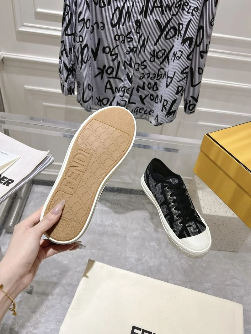 Flexible Fendi Low Shoes 23542