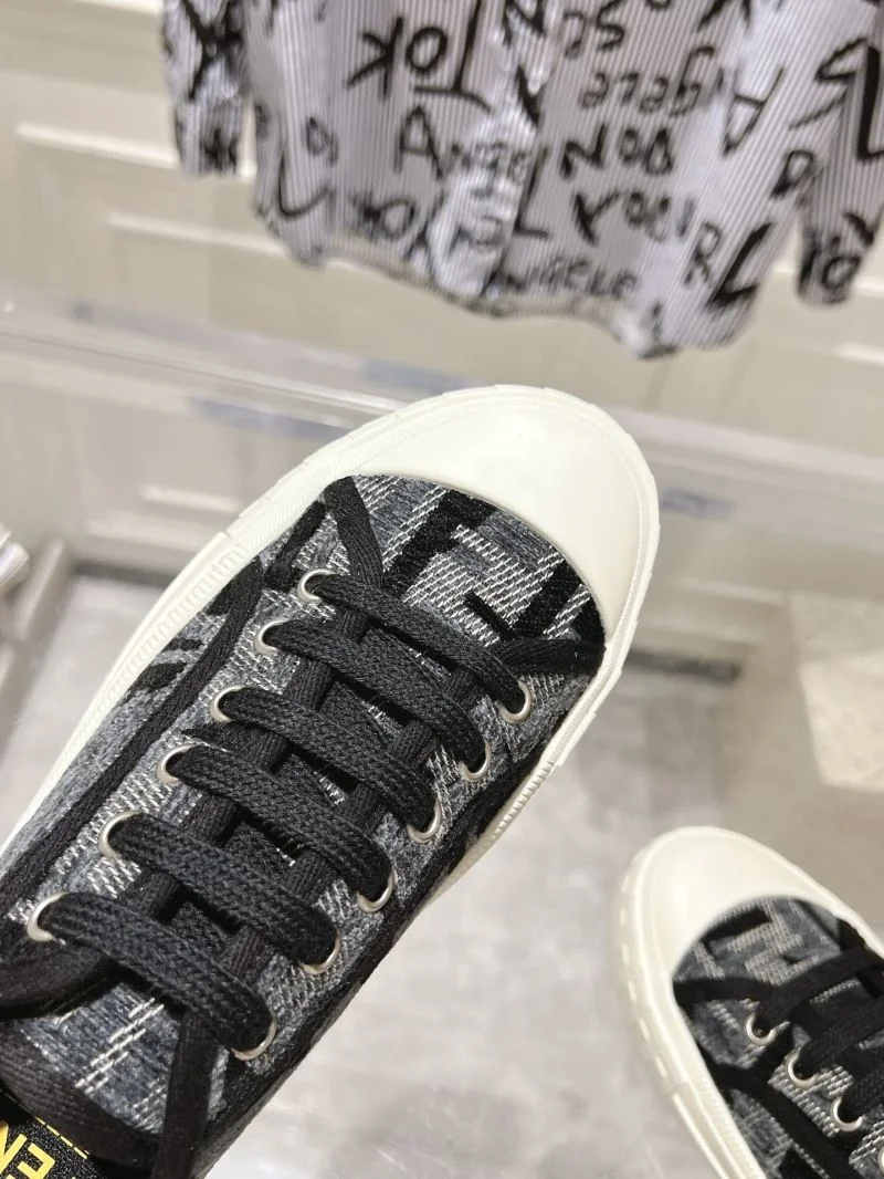 Flexible Fendi Low Shoes 23542