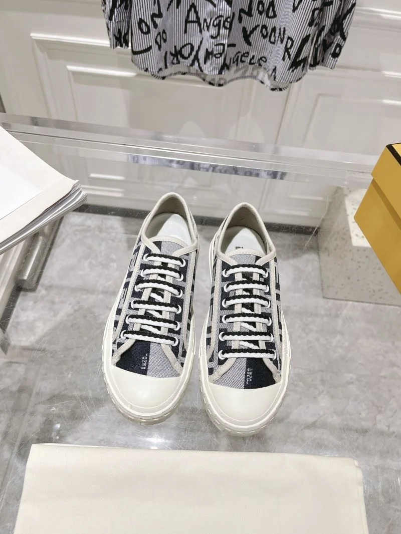 Durable Fendi Low Shoes 23527