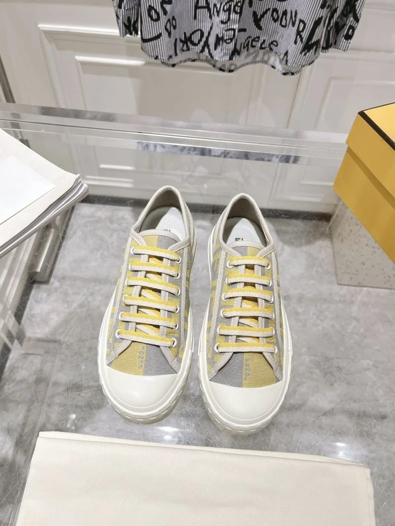 Fendi Low Shoes Durable 23524