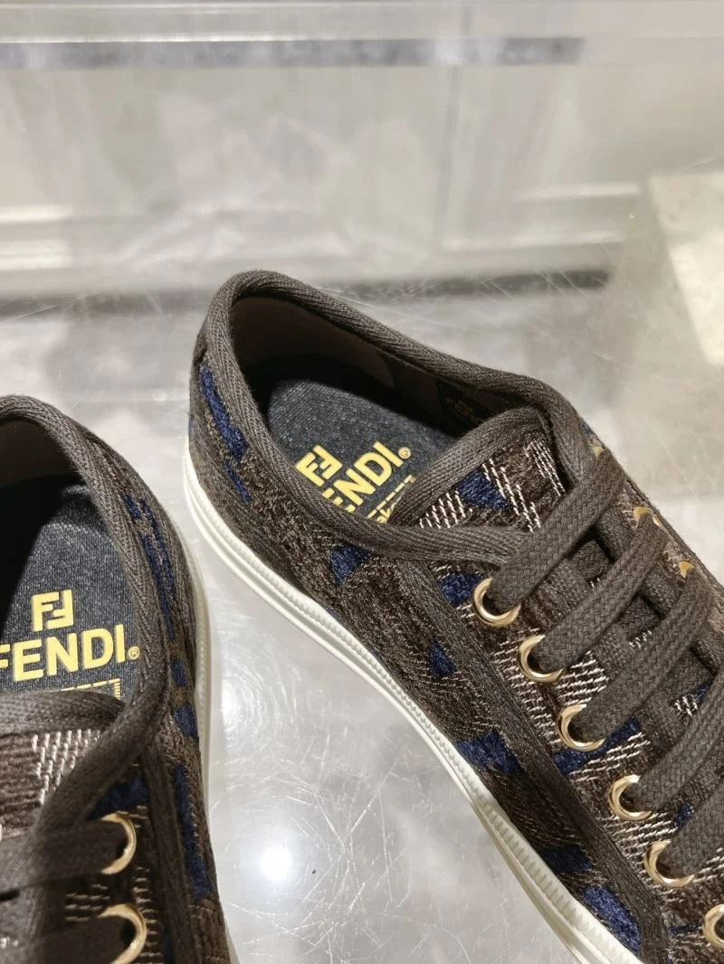 Original Fendi Low Shoes 23520