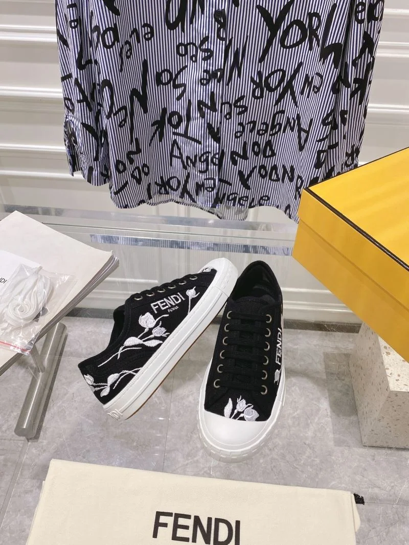 Fendi Low Shoes Lightweight 23514