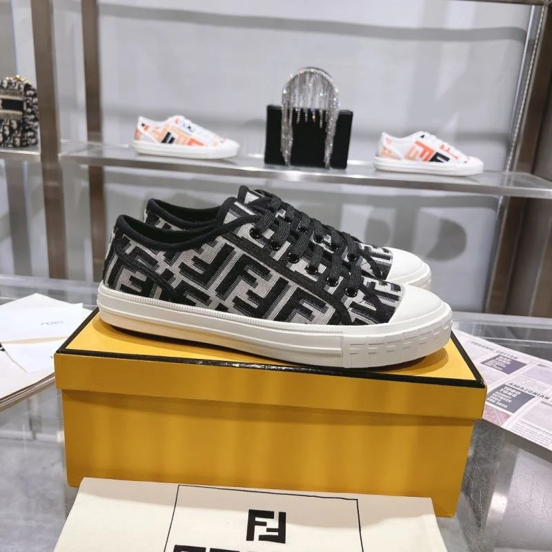 Fendi Low Shoes WellDesigned 23460
