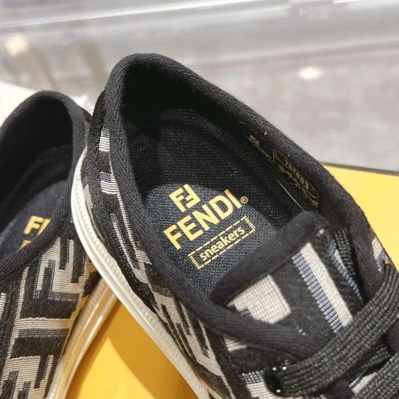 Fendi Low Shoes WellDesigned 23460