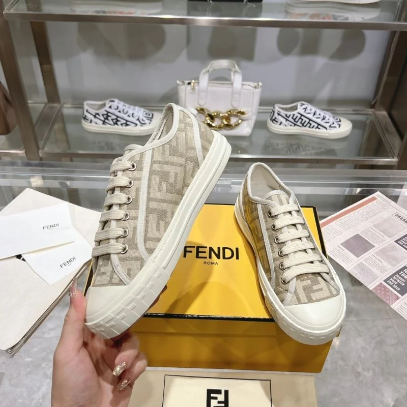 Fendi Low Shoes Neat 23461