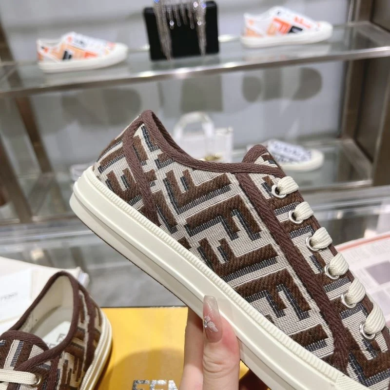 Fendi Low Shoes Versatile 23453
