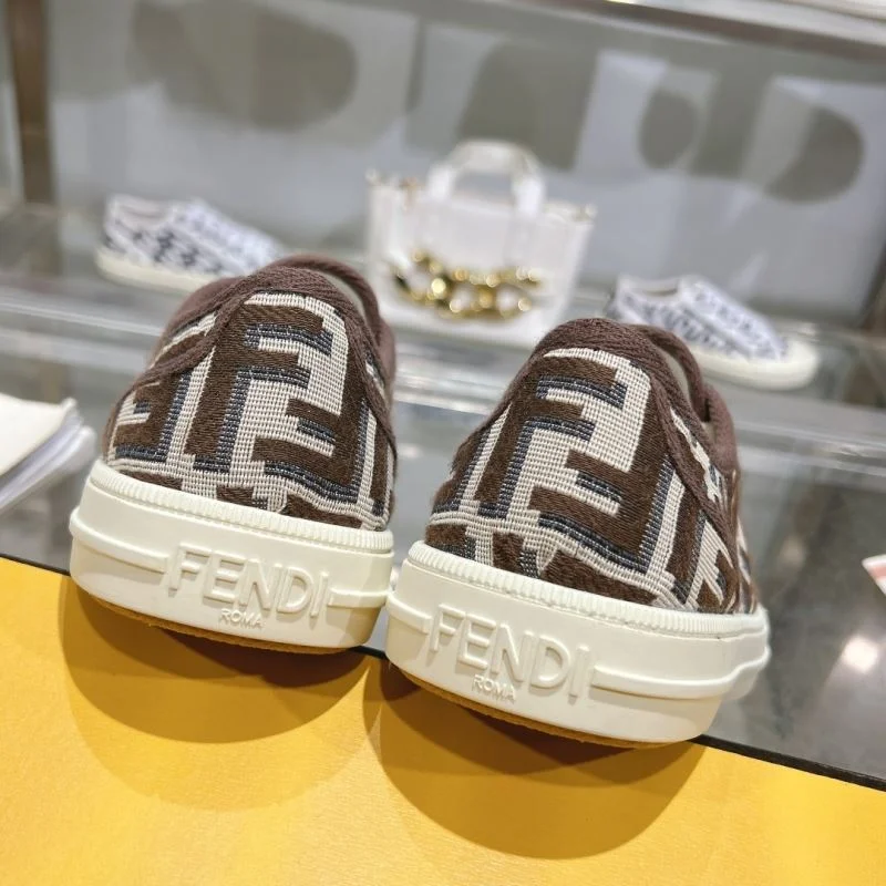 Fendi Low Shoes Versatile 23453
