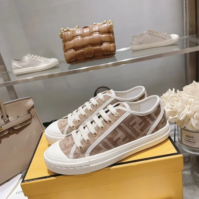 Fendi Low Shoes Elegant 23469