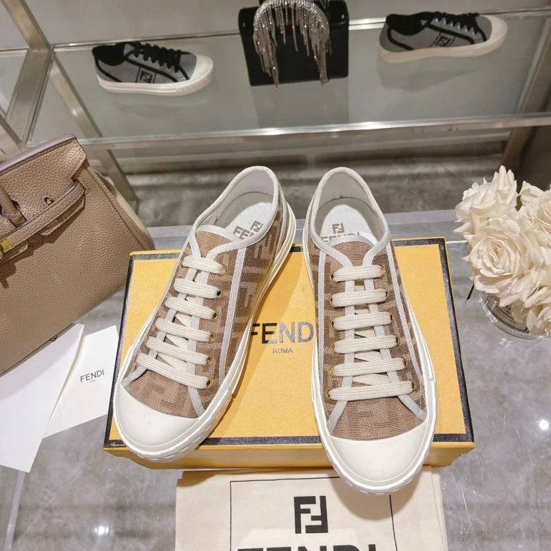 Fendi Low Shoes Elegant 23469