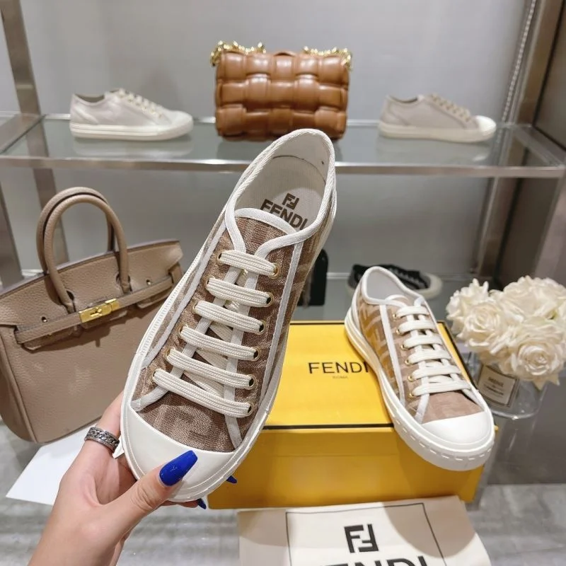Fendi Low Shoes Elegant 23469