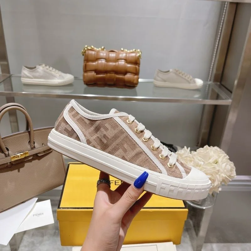 Fendi Low Shoes Elegant 23469
