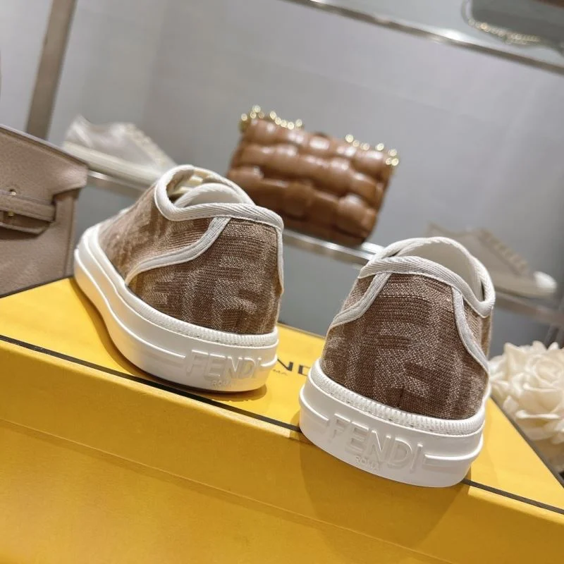 Fendi Low Shoes Elegant 23469
