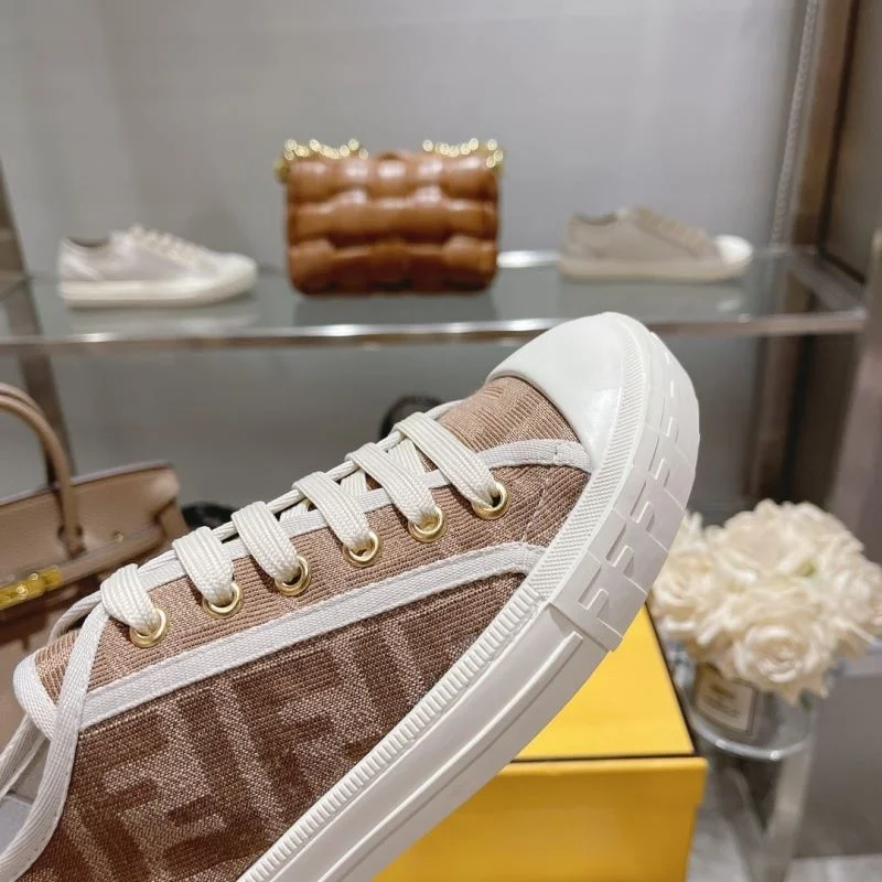 Fendi Low Shoes Elegant 23469