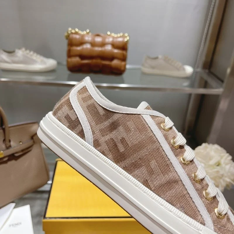 Fendi Low Shoes Elegant 23469